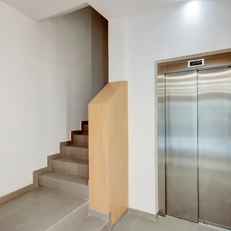 Apartmán Atic Avda De Rhode - Barneda Premium *